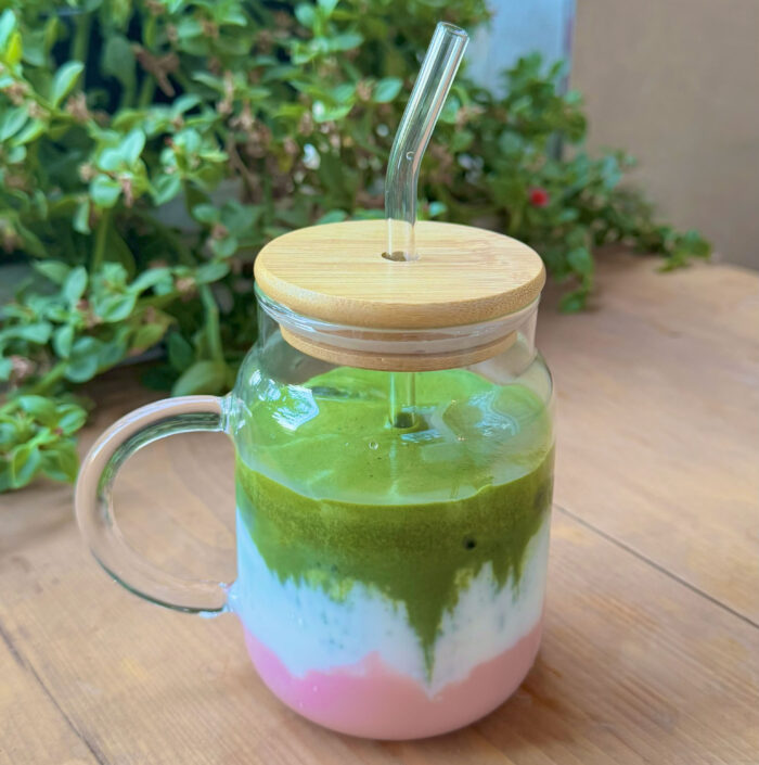 لیوان پیرکس درب بامبو مدل B به همراه نی - تصویر 1