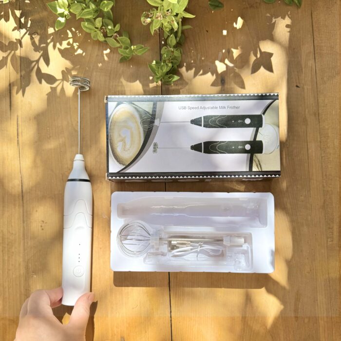 همزن شارژی با کابل میکرو فومر شارژی سفید با کابل micro-usb - تصویر 1